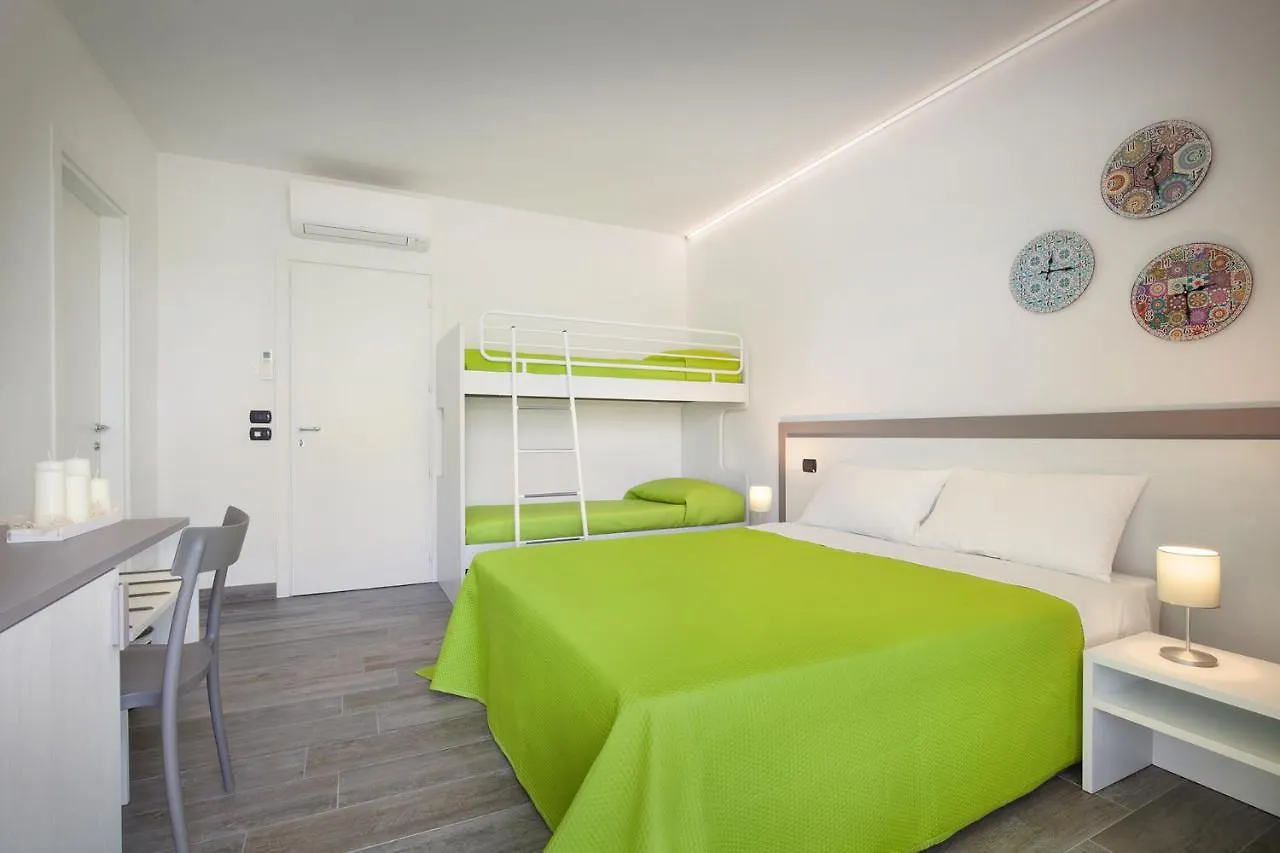 B&B I Tre Olivi Colà Bed & Breakfast